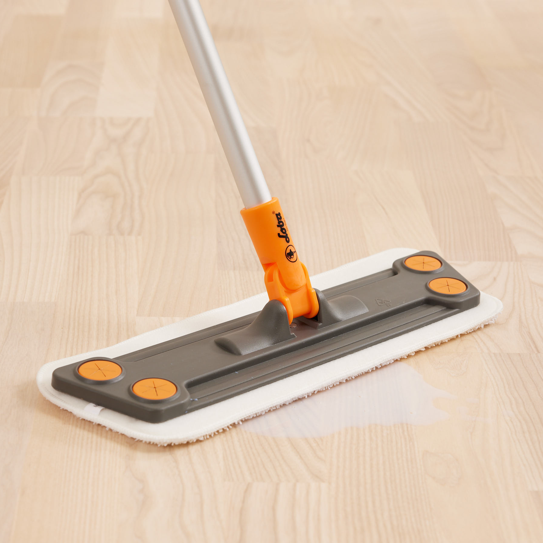SET Reinigung und Pflege für Designböden + Wischmop + 2 Mop Pads + SprayMop